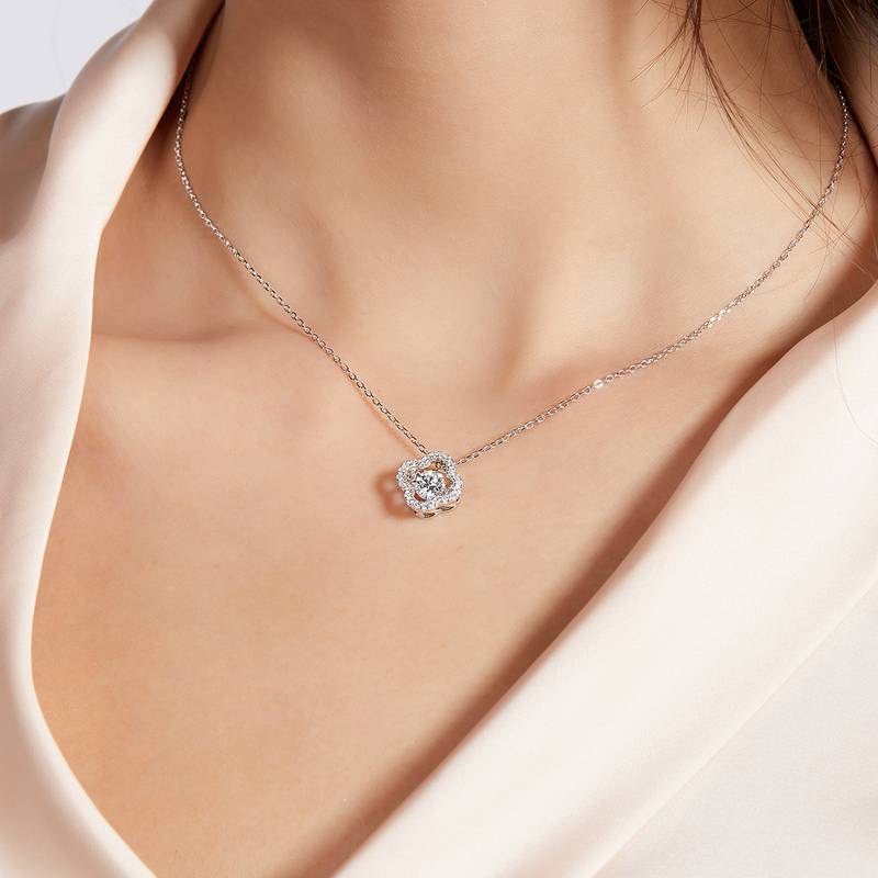 Agile Lucky Grass S925 Silver Plated Platinum Moissanite Diamond Necklace 50 Points D-Class